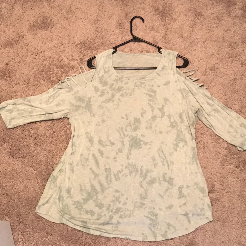Maurice’s size 1 top